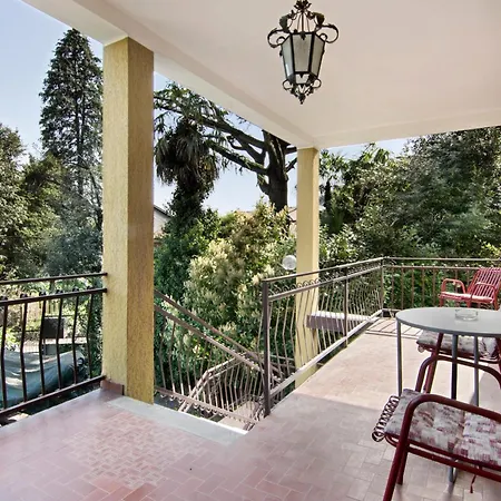 Gravedona Apartment